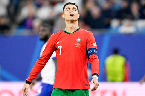 Ronaldo là đội trưởng của đội Tây Ban Nha